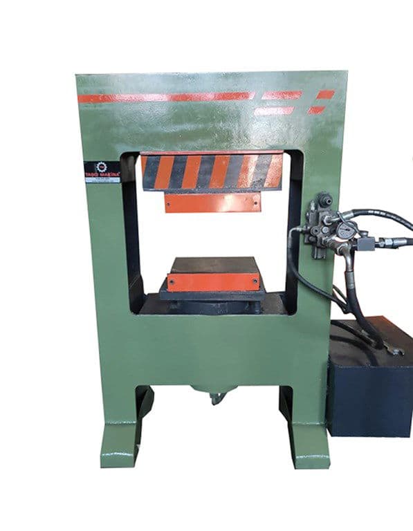 TAŞÇI 60 TON ISI TABLALI KAUÇUK PRES 