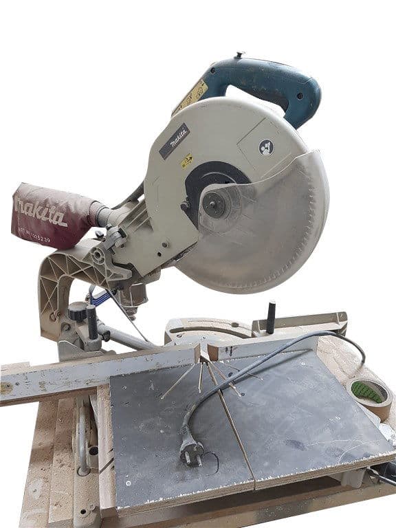 Makita Gönye Kesme Testeresi