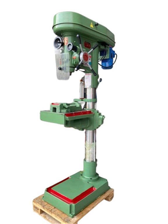 32 MM'LİK METRİK İNDİRME SİSTEMLİ - GRAMİYERLİ - MENGENELİ SEVİNDİK MATKAP