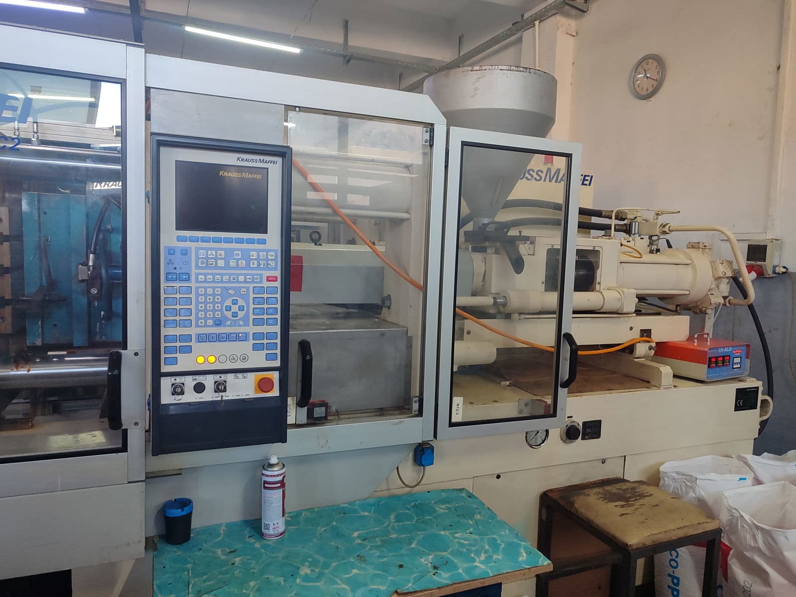 KRAUSS MAFFEİ 125 Ton Plastik Enjeksiyon Makinesi