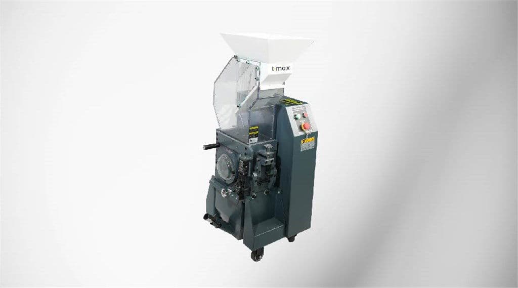 T-MAX 30 kg/h Düşük Devirli 38 lik Kırma Makinesi